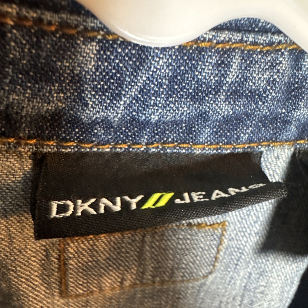 Vintage DKNY Jeans Women's Large Denim Jacket Made in Hong Kong 100% Cotton - Picture 3 of 6